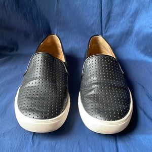 Casual slip on sneakers